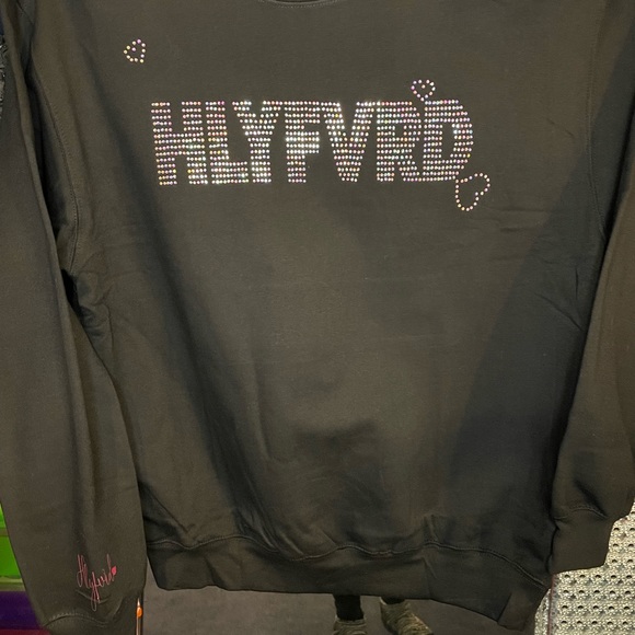 Sweatshirt with iridescent rhinestones - Picture 4 of 4